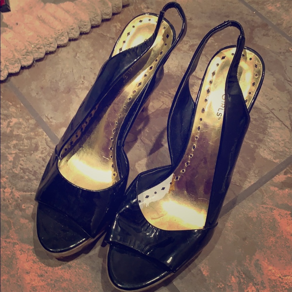 BCBG Pumps